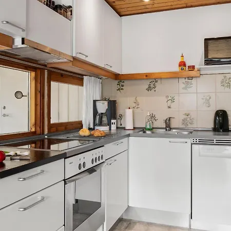2 Bedroom Beach Front Home In Nakskov * ناكسكوف